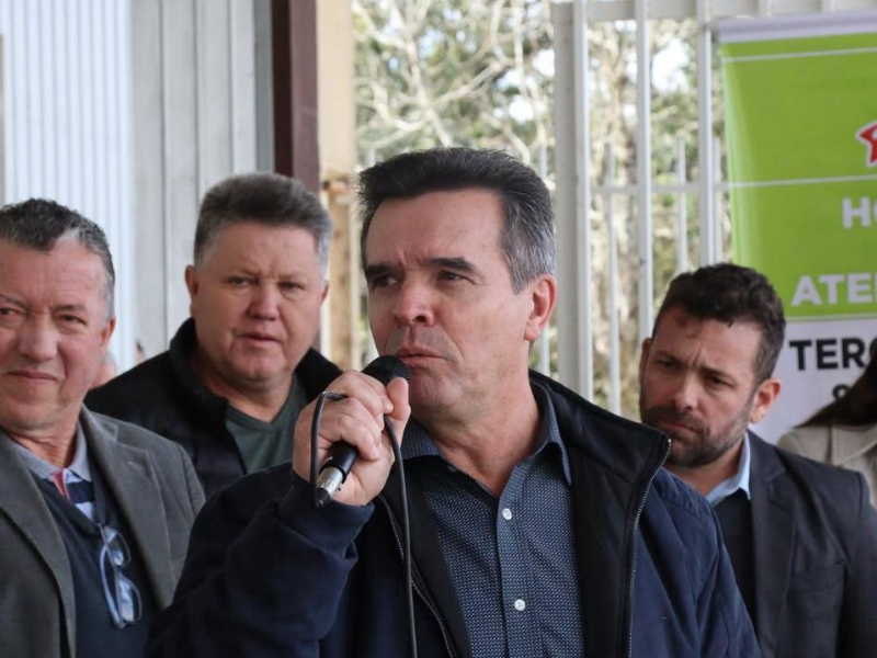 FOI REABERTO! ARMAZÉM DA FAMÍLIA VOLTA A FUNCIONAR EM CAMPO MAGRO — E COM MUITA POLÊMICA!