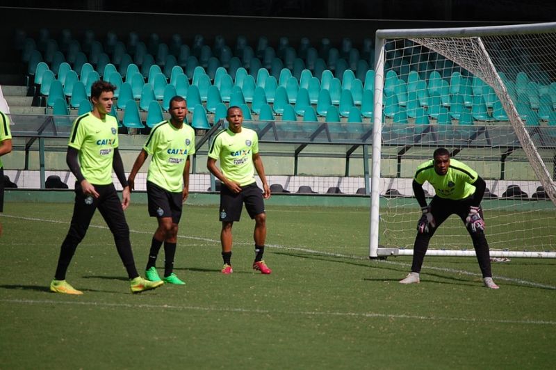 Gilson Kleina confirma time titular e pede equilíbrio emocional ao Coritiba