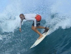 Surfista americano em estado crítico após ataque de tubarão na Indonésia