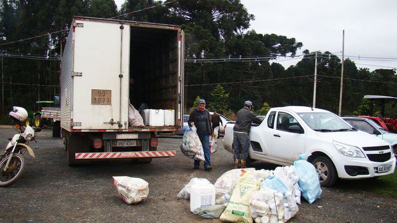 Prefeitura de Piên alerta produtores sobre coleta de embalagens de agrotóxicos