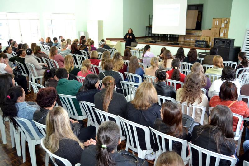 Servidores da Saúde participam de capacitação em Quitandinha