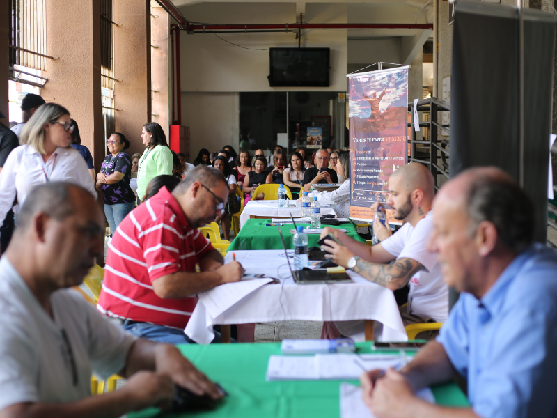 Feirão de empregos da Evangelizar e parceiros tem mais de 2 mil vagas disponíveis