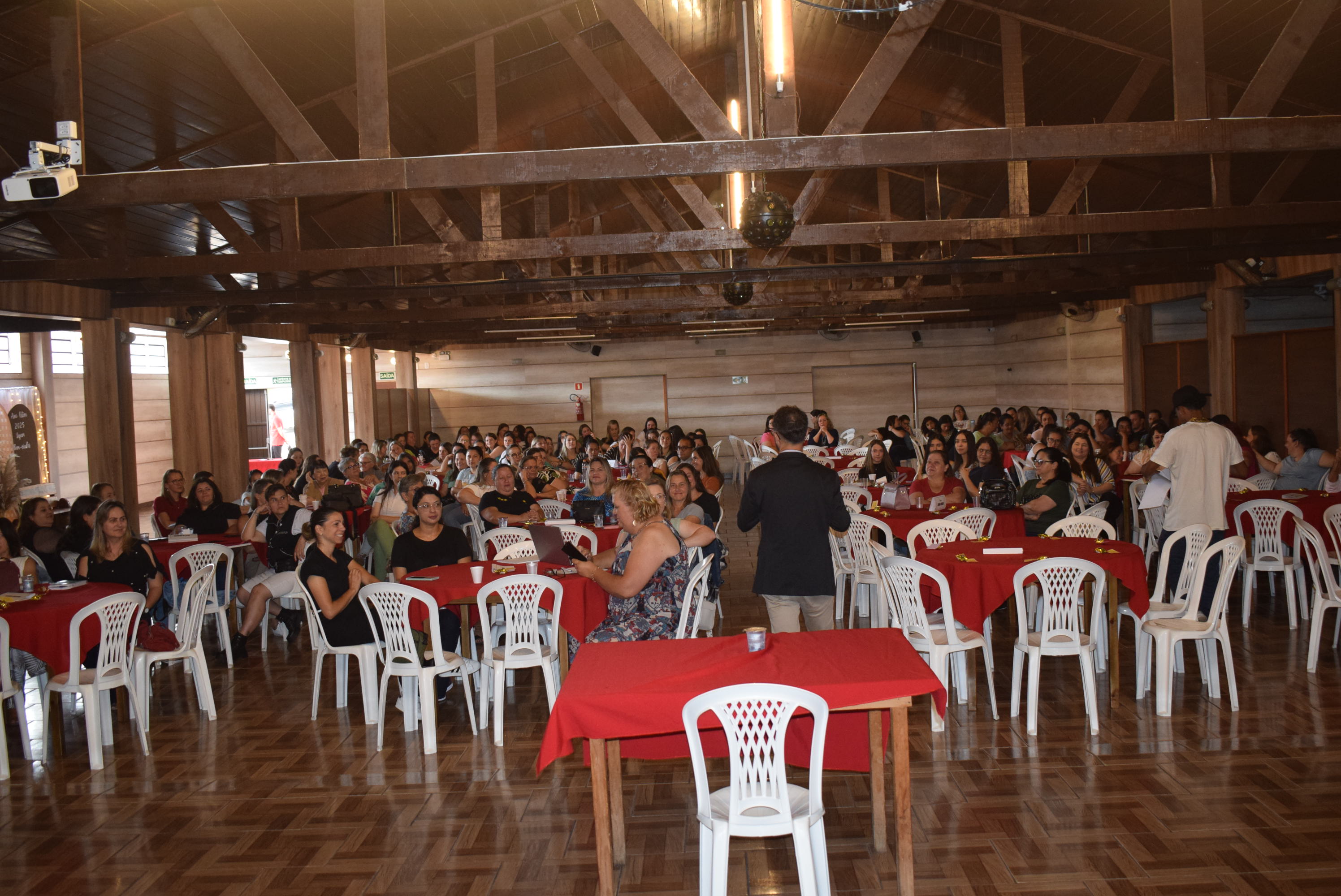 Secretaria de Educação de Agudos promove 1° Jornada Pedagógica para início das aulas