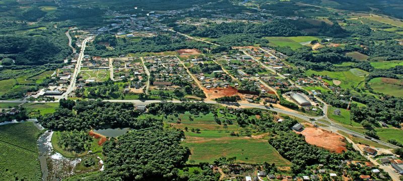 Da Assessoria A sessão da Câmara de Vereadores de Piên, na última terça-feira, dia 7, foi bastante movimentada. Na pauta, projeto de lei de autoria do