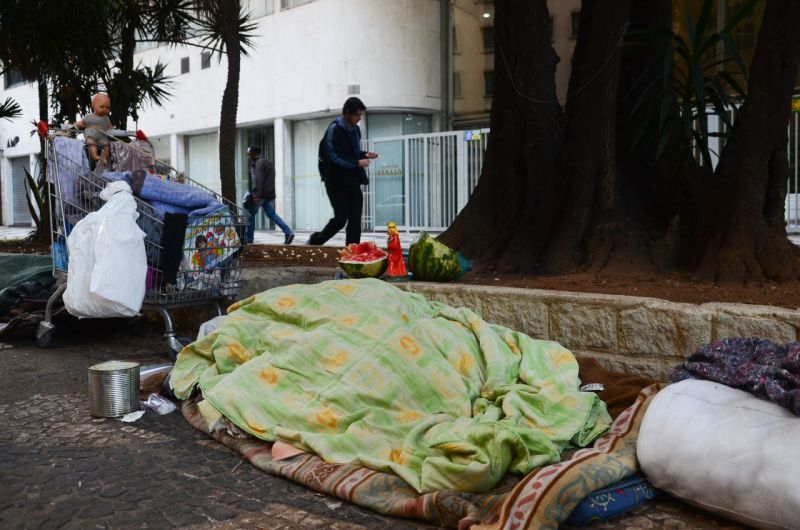 Decreto autoriza retirada de barracas, camas e sofás de moradores de rua em SP