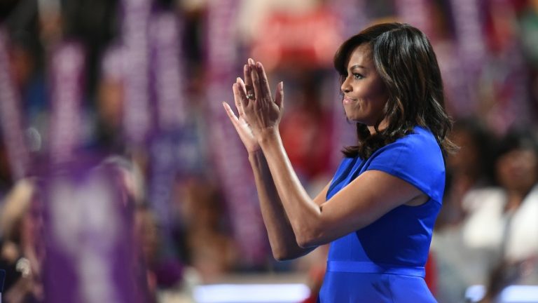 Michelle Obama rouba a cena em discurso na Convenção Democrata