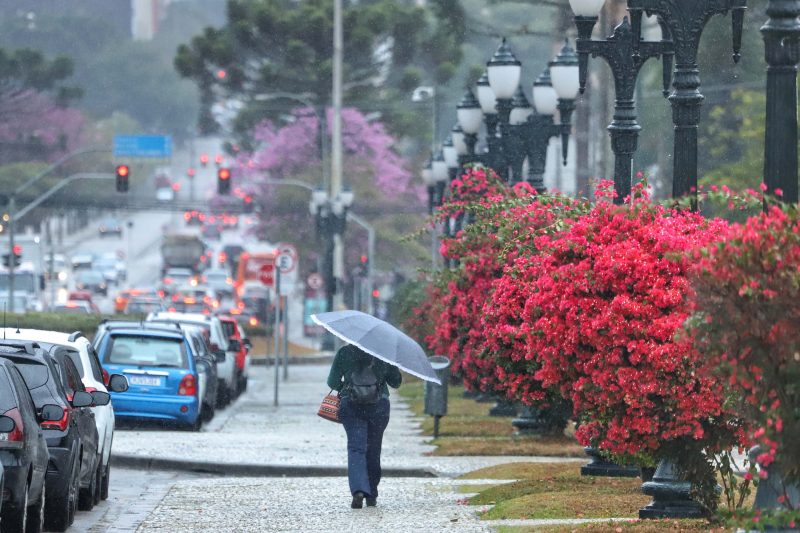 Curitiba fecha 2021 com mais chuvas, mas ainda abaixo da média histórica