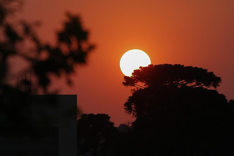 Onda de calor: Paraná deve registrar aumento nas temperaturas a partir de sexta (14)