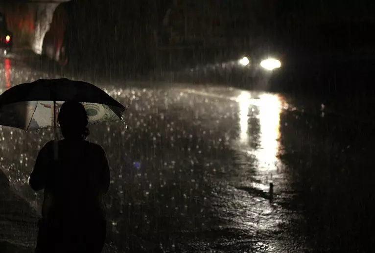 Curitiba registra ventos de 41 KM/H durante temporal na tarde/noite desta segunda-feira