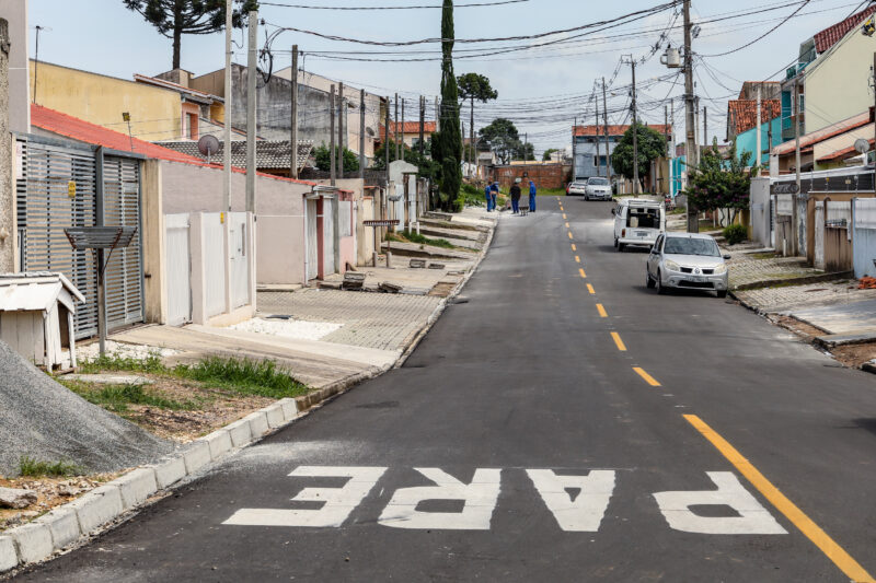 Pinhais: Ruas do Alto Tarumã recebem pavimentação definitiva