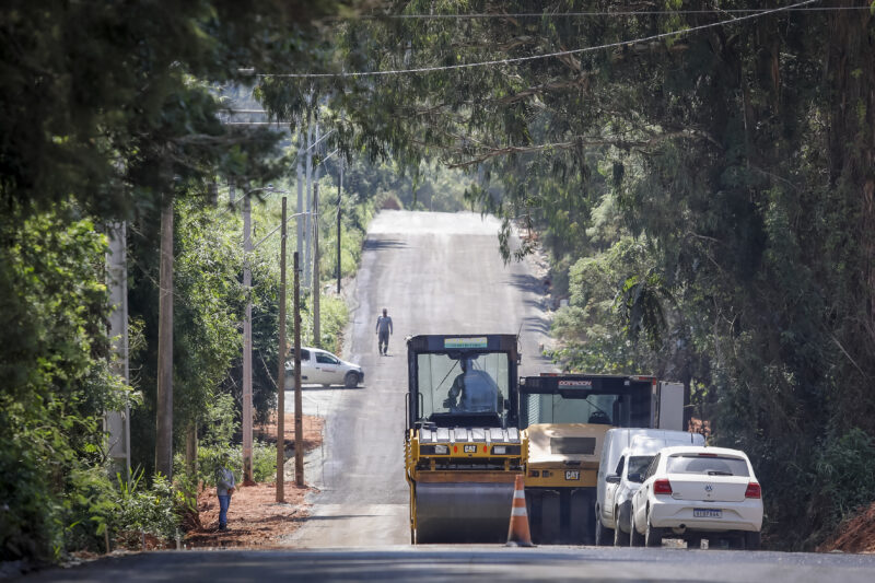 Araucária: Pavimentação na rua Pedro Zielinski segue bom ritmo de obra