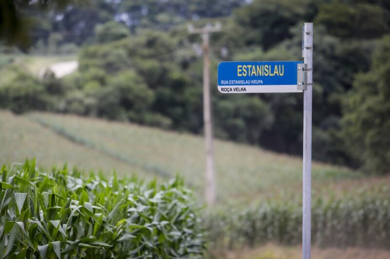 Prefeitura de Araucária quadruplica número de placas toponímicas na área rural