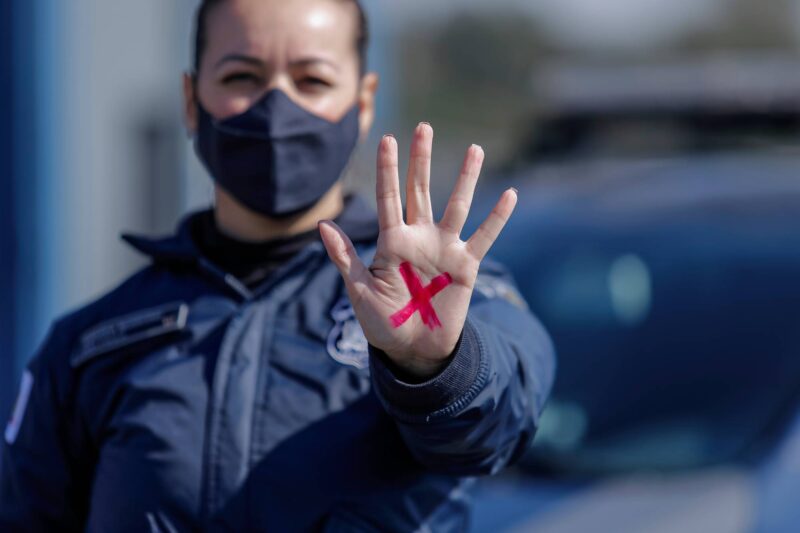 Comandante da Patrulha Maria da Penha de Araucária fala sobre dificuldade de mulheres notarem que são vítimas de violência