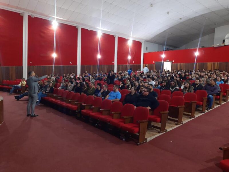 Mandirituba promove palestra voltada aos comerciantes locais