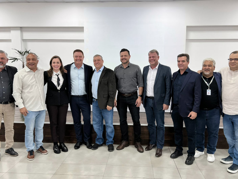 Mostarda participa de reunião da ASSOMEC