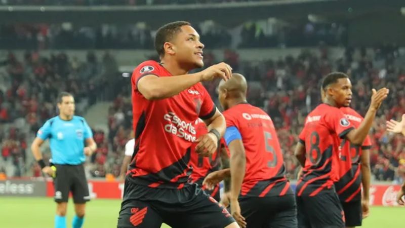 Athletico vence Atlético-MG em casa e mantém rival na lanterna do grupo na Libertadores<br>Ge Paraná