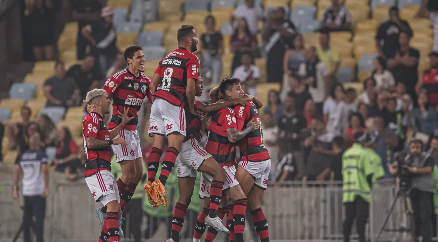 Flamengo atropela o Vasco da Gama em jogo da segunda no Maracanã