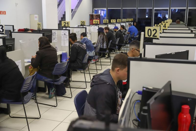 Semana pós-feriado começa com 12,4 mil vagas de emprego nas Agências do Trabalhador