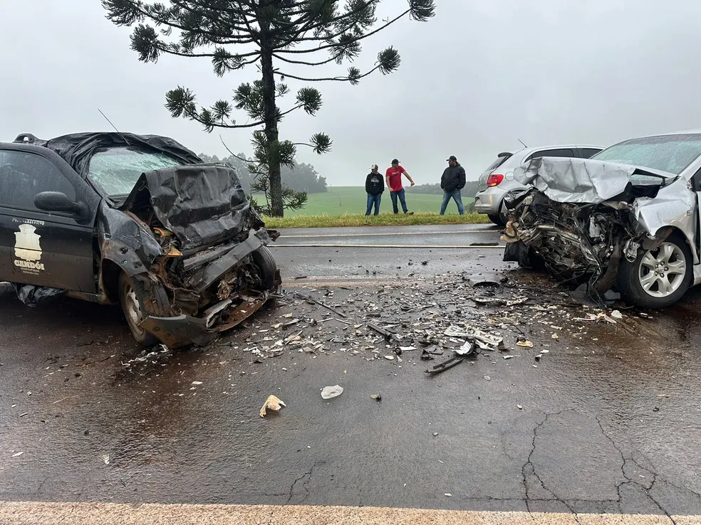 Trabalhadores da Prefeitura de Candói morrem em acidente envolvendo três carros na BR-373