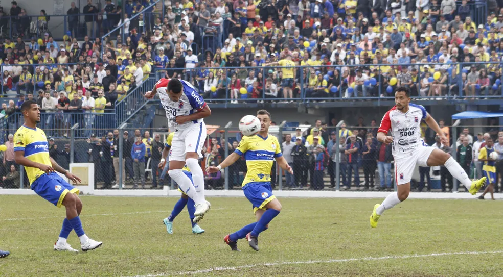 2ª Divisão do Paranaense: quatro times buscam duas vagas nas semis; dois lutam contra queda