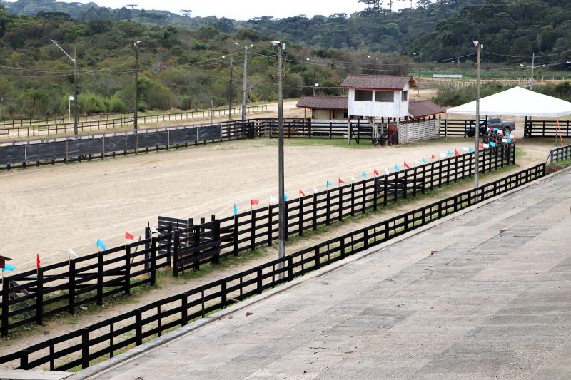 Fim de semana tem rodeio no Parque de Eventos de Piên