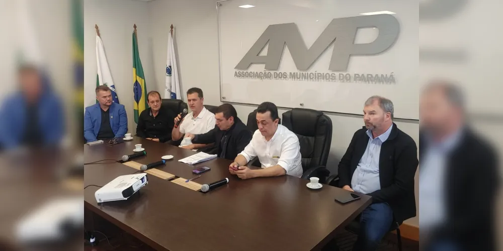 Prefeitos do PR cobram maior volume de repasses aos municípios