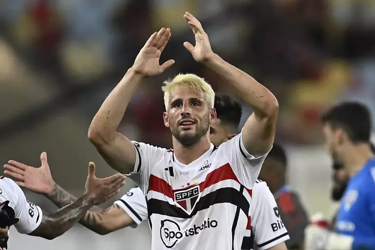 São Paulo vence o Flamengo e joga pelo empate na volta para ser campeão da Copa do Brasil