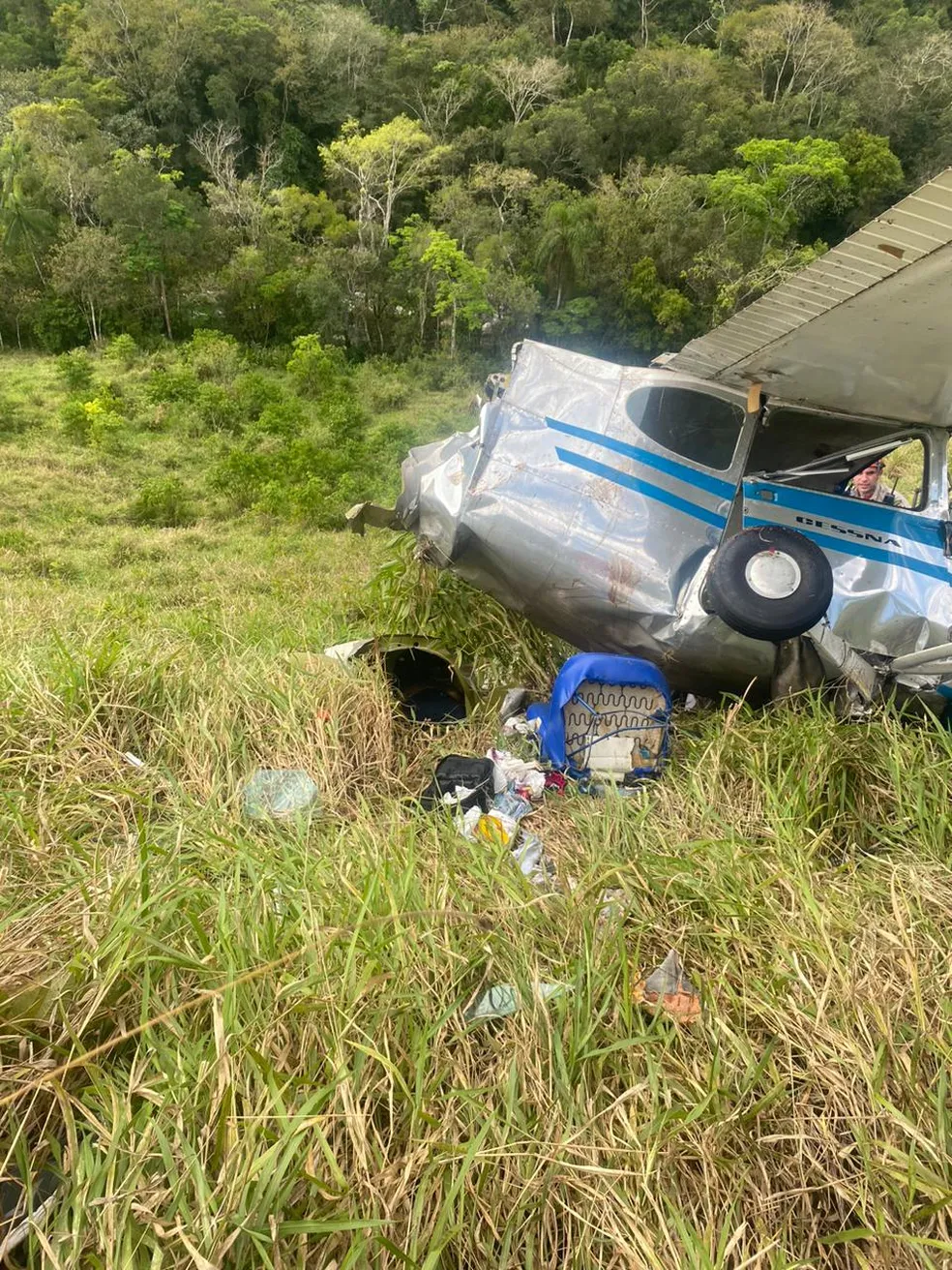 Avião que caiu no Paraná não poderia voar por falta de certificado, diz ANAC