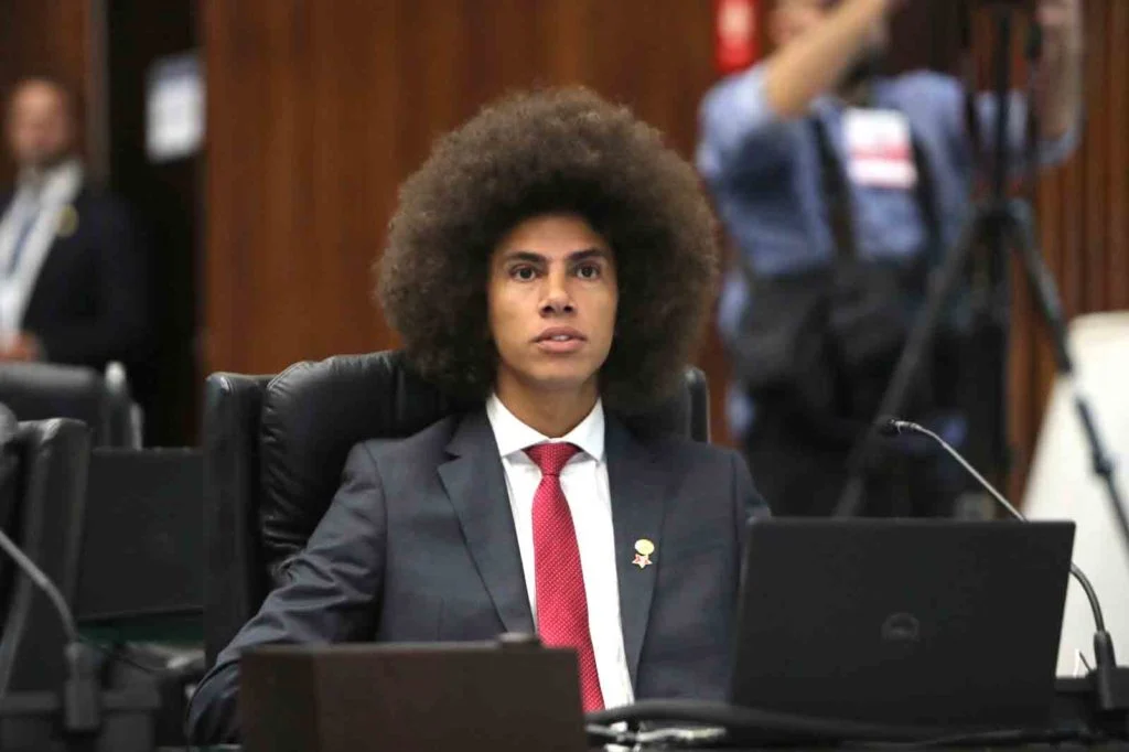 Deputado Renato Freitas propõe ‘passe livre’ para ex-presos e detentos do regime aberto