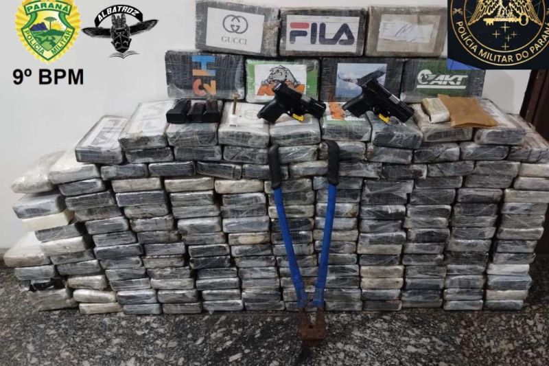 PM apreende caminhão carregado com 176 kg de cocaína em Paranaguá