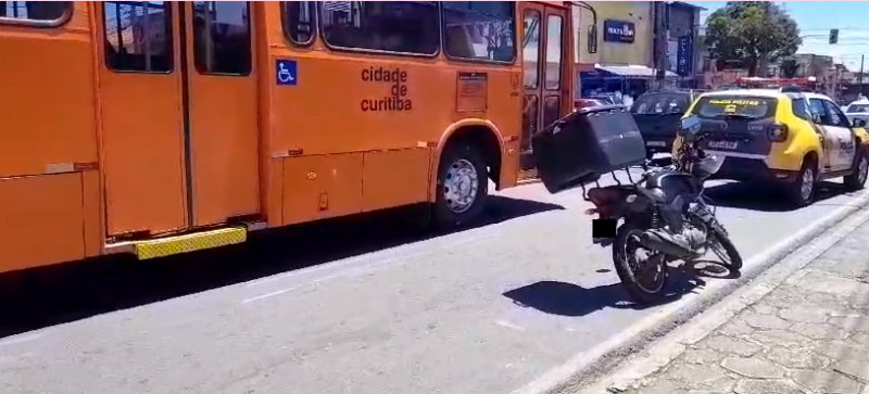 Motociclista atropela pedestre no Sítio Cercado.