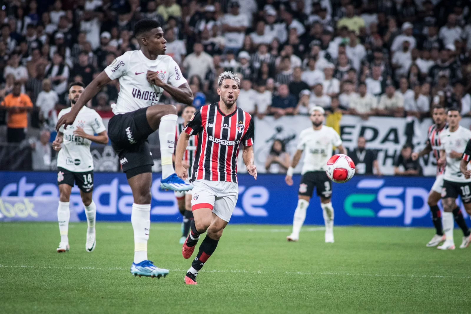 São Paulo vence o Corinthians na Neo Quimica e quebra tabu; outros resultados