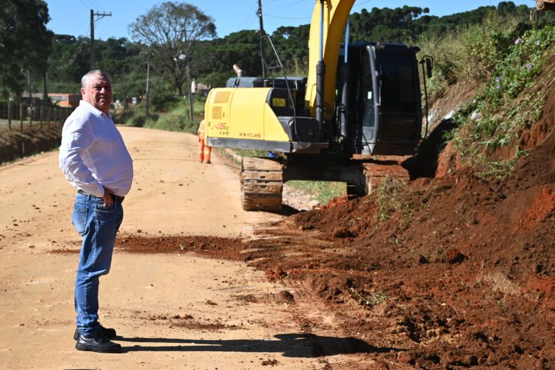 Começam obras de pavimentação de mais uma rua em Contenda