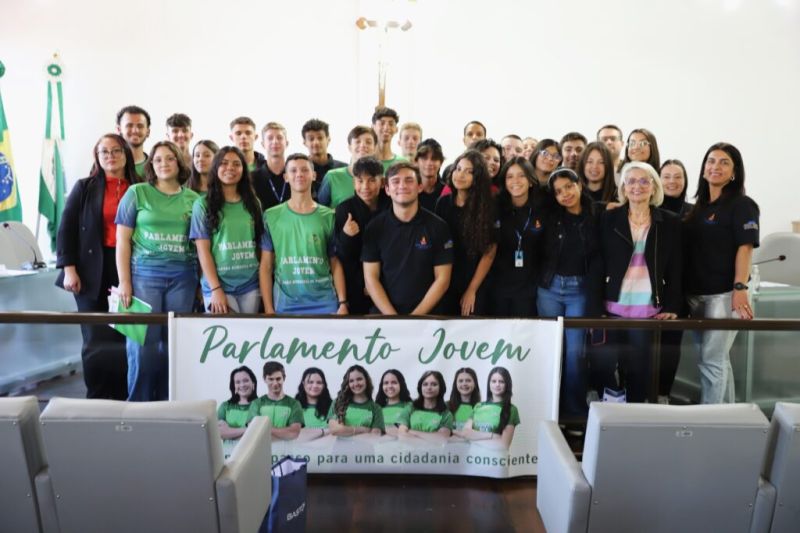 Parlamento Jovem realiza viagem de estudos a Palmeira