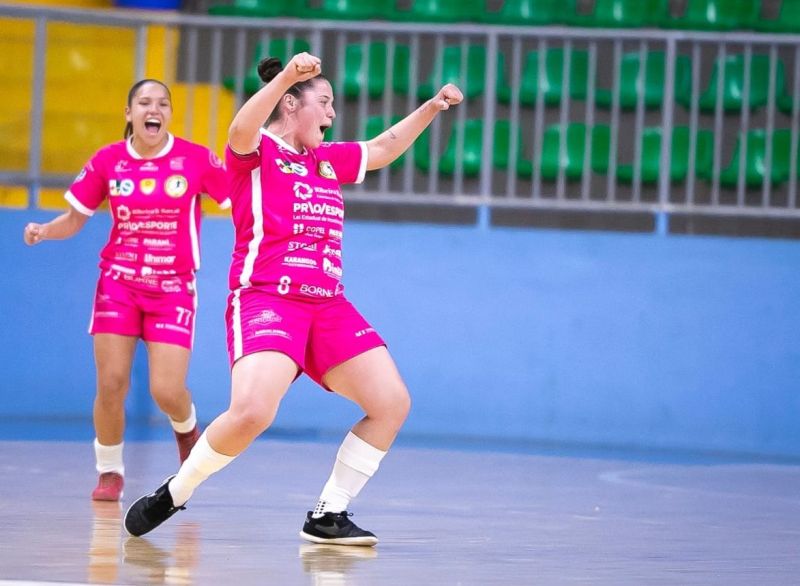 O Colombo/CEP fez dois jogos entre domingo (11)e segunda(12) e finalizou a primeira fase do Paranaense Feminino Série Prata