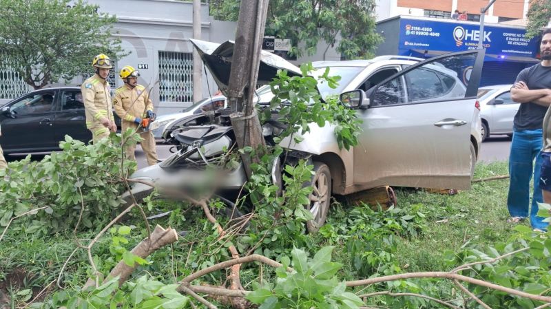 Jovem sobrevive a colisão após mal-estar ao volante