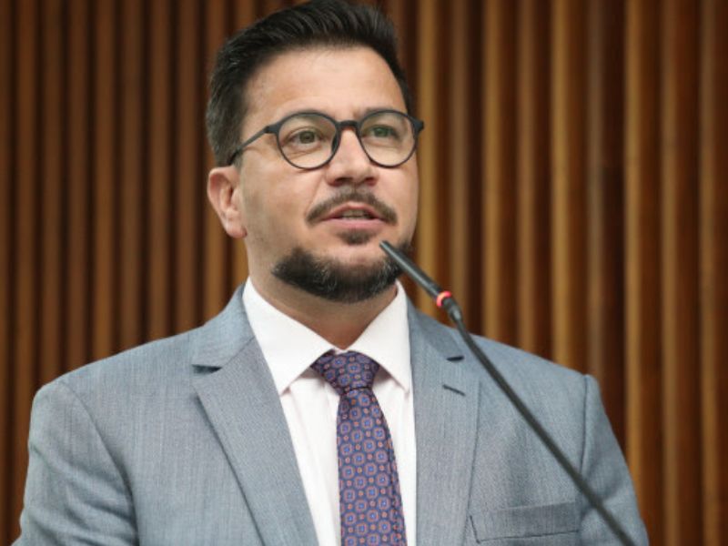 Em discurso no Plenário, líder da Oposição denuncia precarização dos serviços prestados pela Copel
