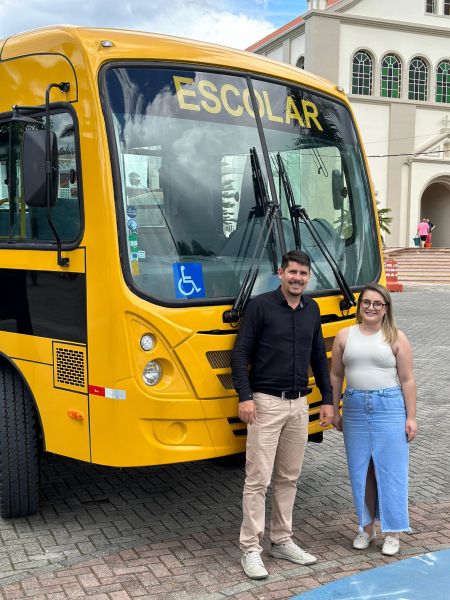 Novo Ônibus de R$ 500 Mil Fortalece Transporte Escolar em Agudos do Sul