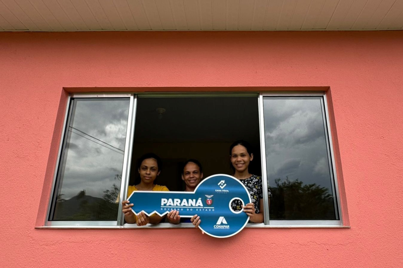 Famílias tem suas vidas transformadas como novos lares em Guaraqueçaba