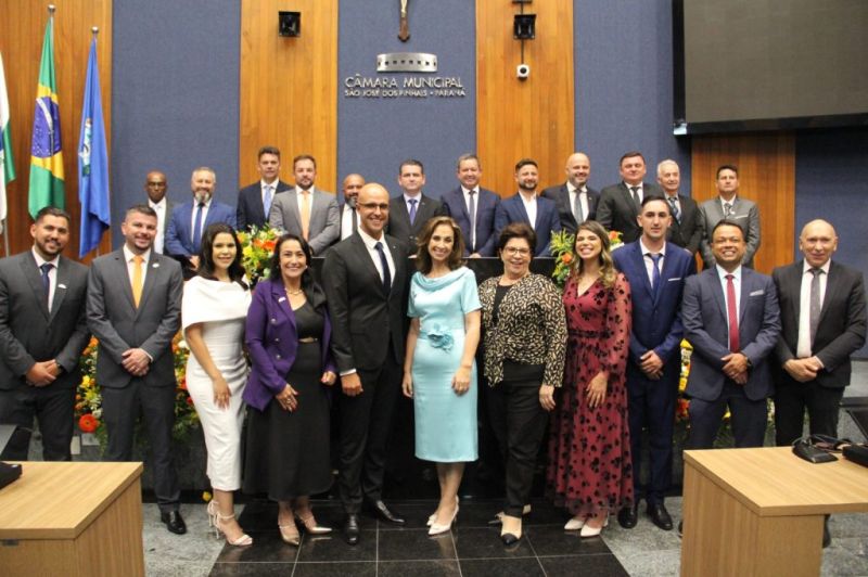 Sessão Magna: discursos, lembranças e promessas dos eleitos marcam evento