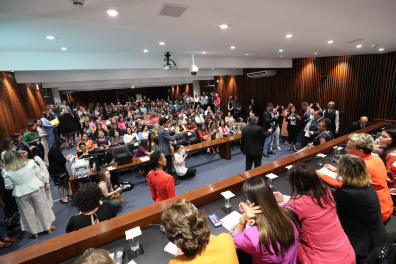 O poder das mulheres na política: Vem aí o 2º Encontro de Prefeitas e Vereadoras do Estado do Paraná