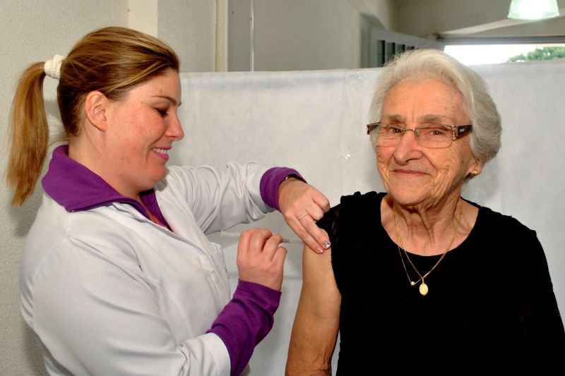 Vacinação contra a gripe no Paraná começa nesta segunda