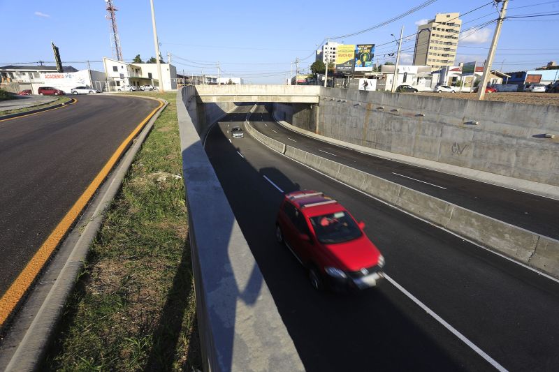 Novas trincheiras são liberadas  parcialmente para o trânsito