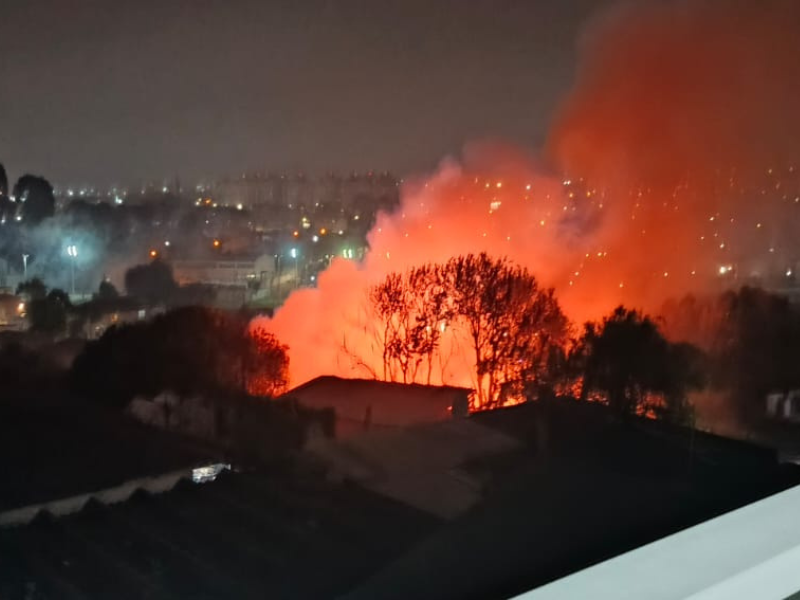 Incêndio no bairro Parolin destrói sete casas