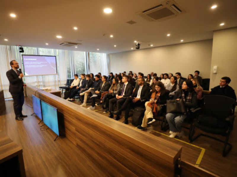 Grupo de estudos da PUC participa de palestra sobre imunidade parlamentar na Assembleia