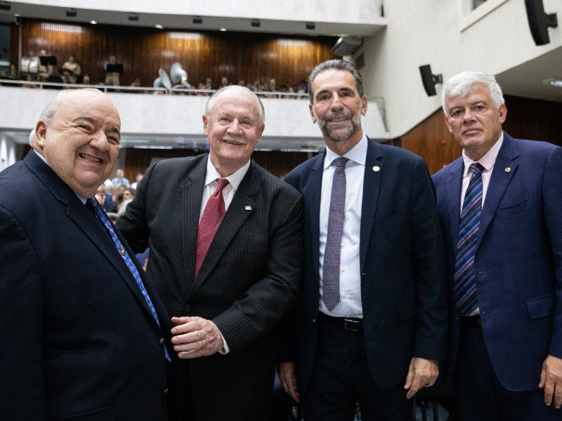 Diretor-geral da Itaipu participa da sessão de posse da Mesa Diretora da Assembleia Legislativa do Paraná