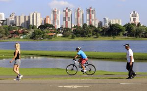 Lazer - Bicicleta. Curitiba, 24-10-14. Foto: Arnaldo Alves / ANPr.