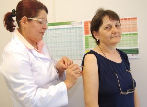 A campanha de vacinação contra a gripe começa nesta segunda-feira (25) em todos os municípios do Paraná. Foto:SESA